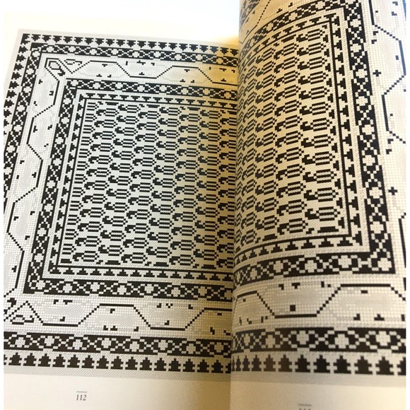 Oriental Carpets in Miniature : Charted Designs for Needlepoint or What You Will - Picture 9 of 10